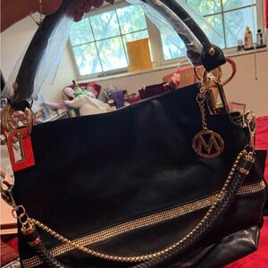 Mia K Farrow - Black Women’s Shoulder Bag with Gold Chain Accent